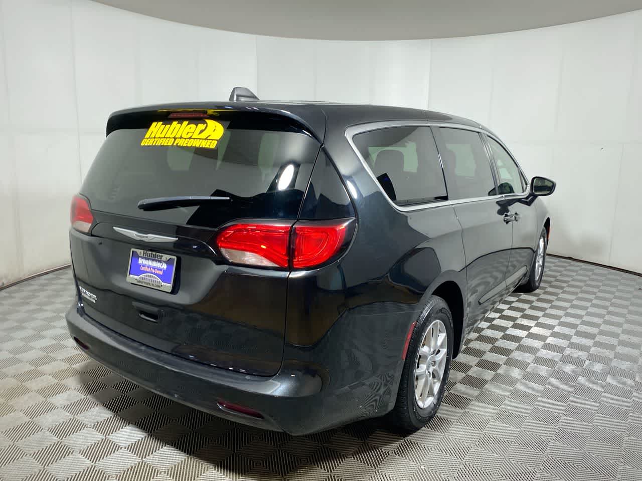 2023 Chrysler Voyager LX photo 2