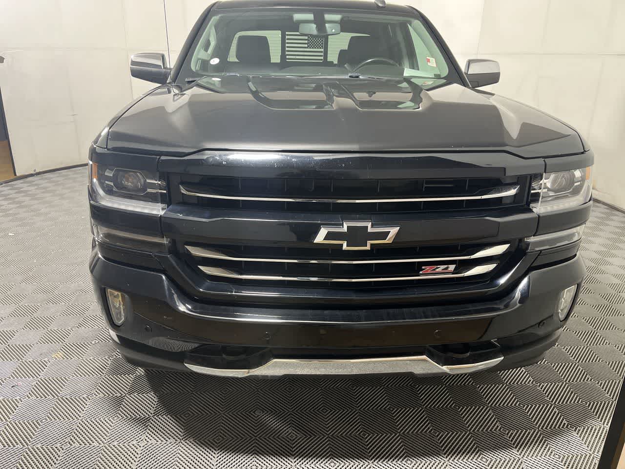 2018 Chevrolet Silverado 1500 LTZ photo 3