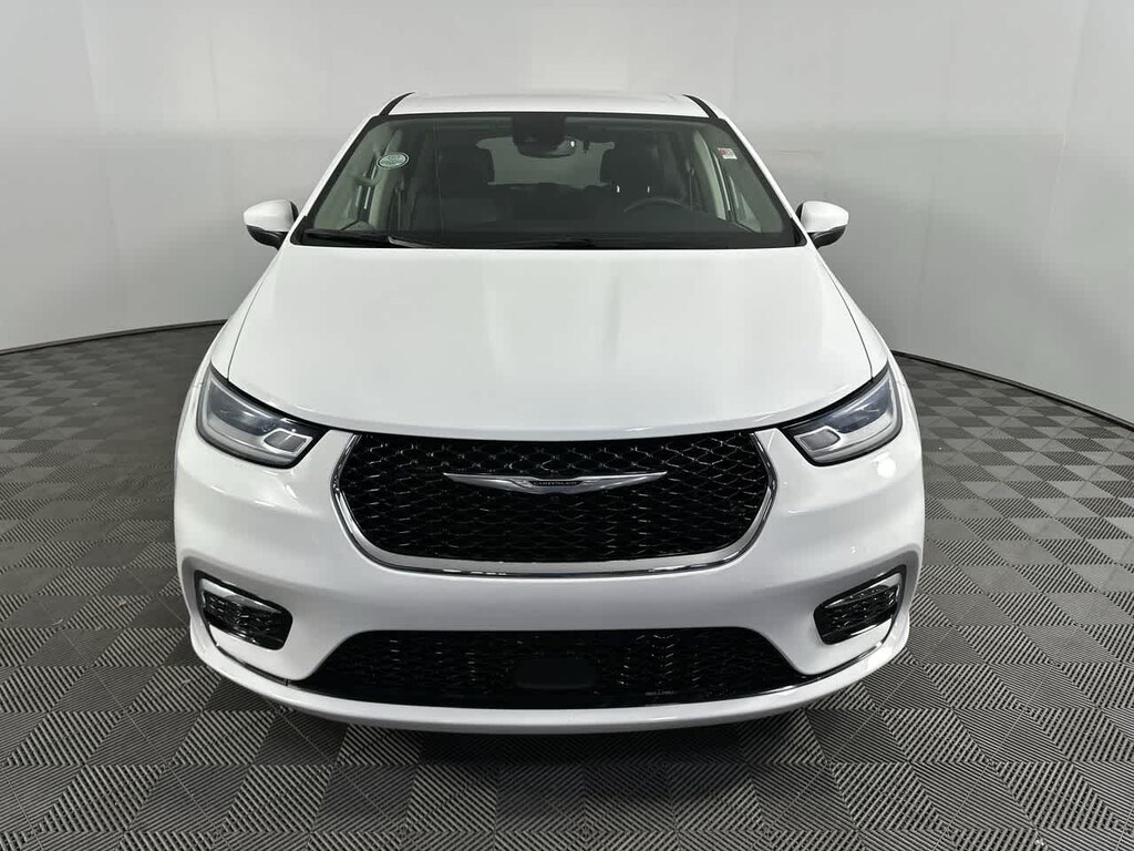Used 2023 Chrysler Pacifica Touring L Van Passenger Van