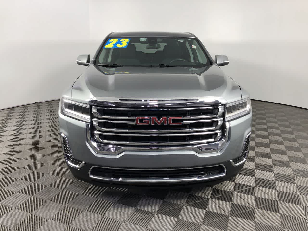 2023 Gmc Acadia SLE photo 2