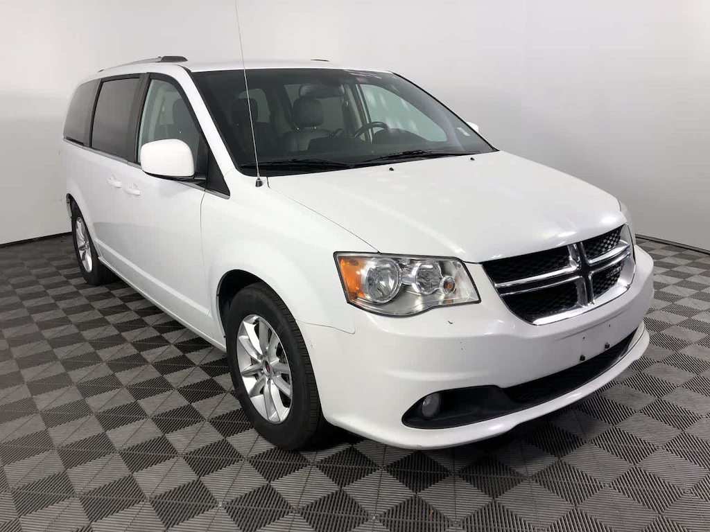 Used 2019 Dodge Grand Caravan SXT Van Passenger Van