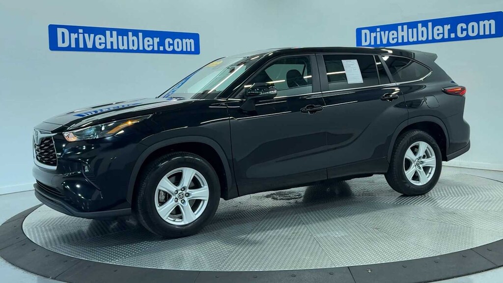 Used 2025 Toyota Highlander LE SUV