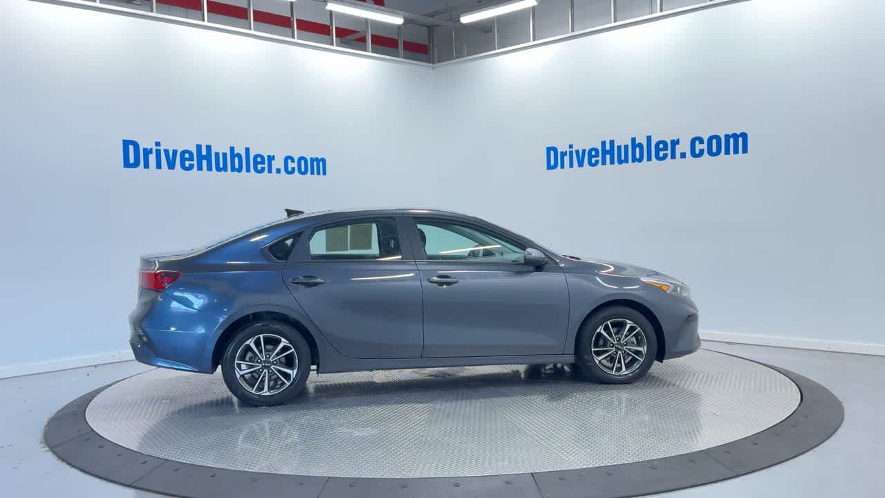 2024 Kia Forte LXS photo 3