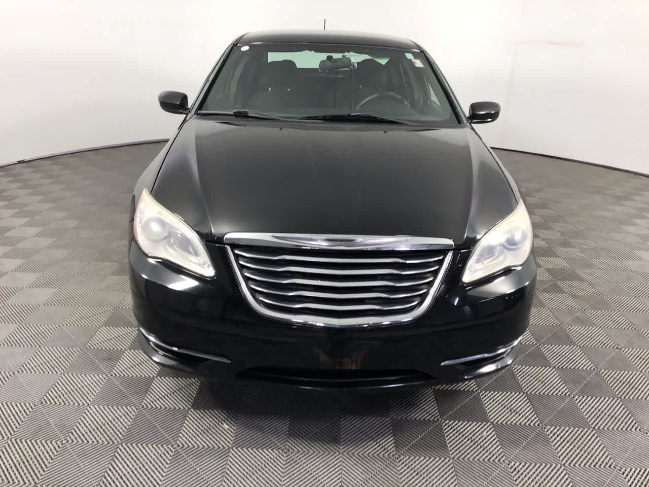 2012 Chrysler 200 LX photo 2