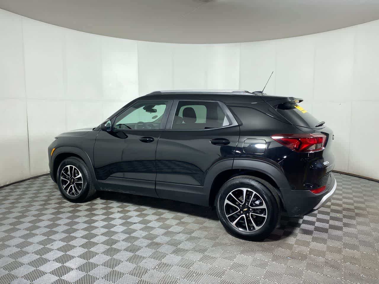 2025 Chevrolet Trailblazer LT photo 4
