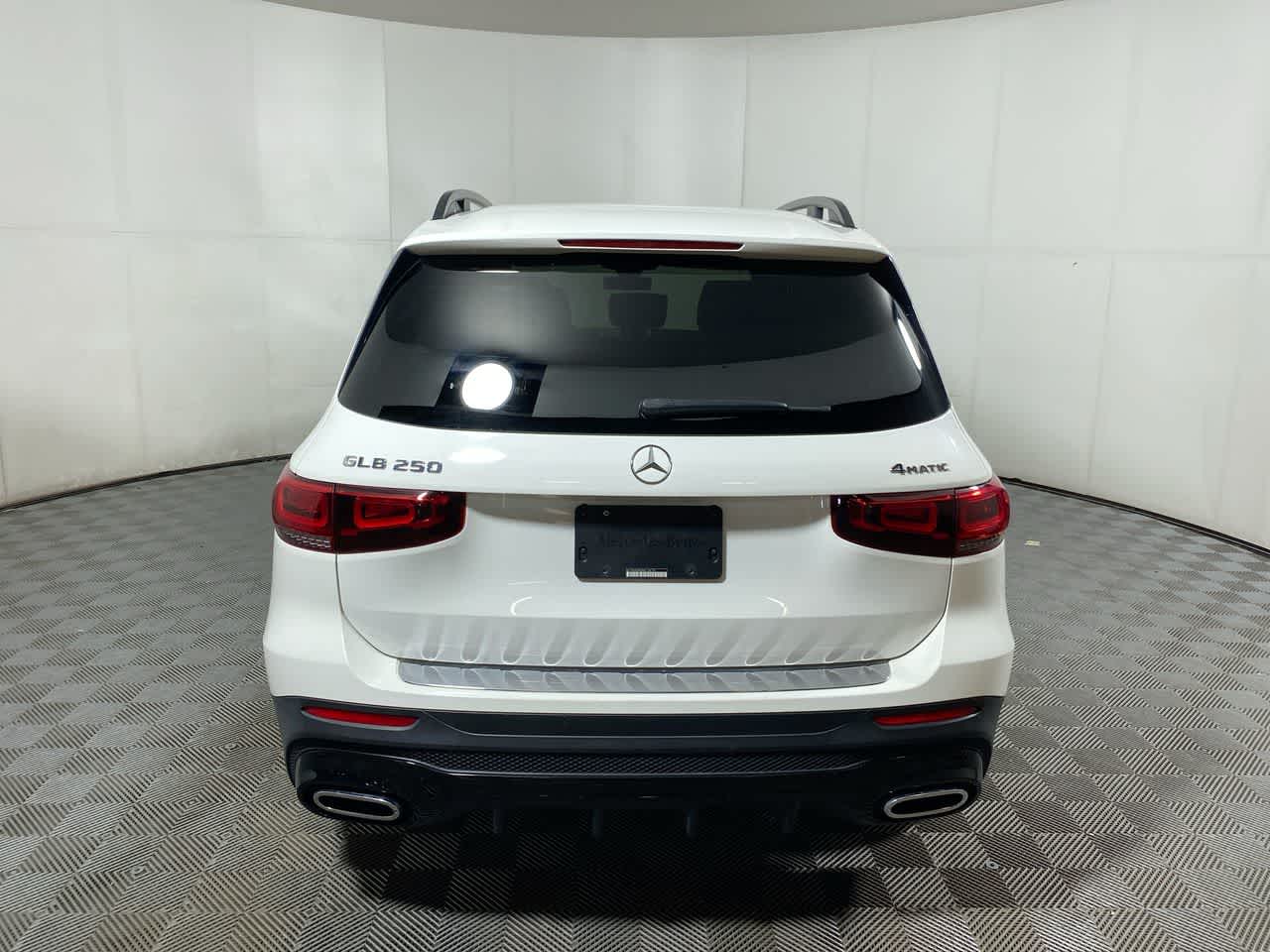 2021 Mercedes Benz GLB 250 4MATIC photo 2
