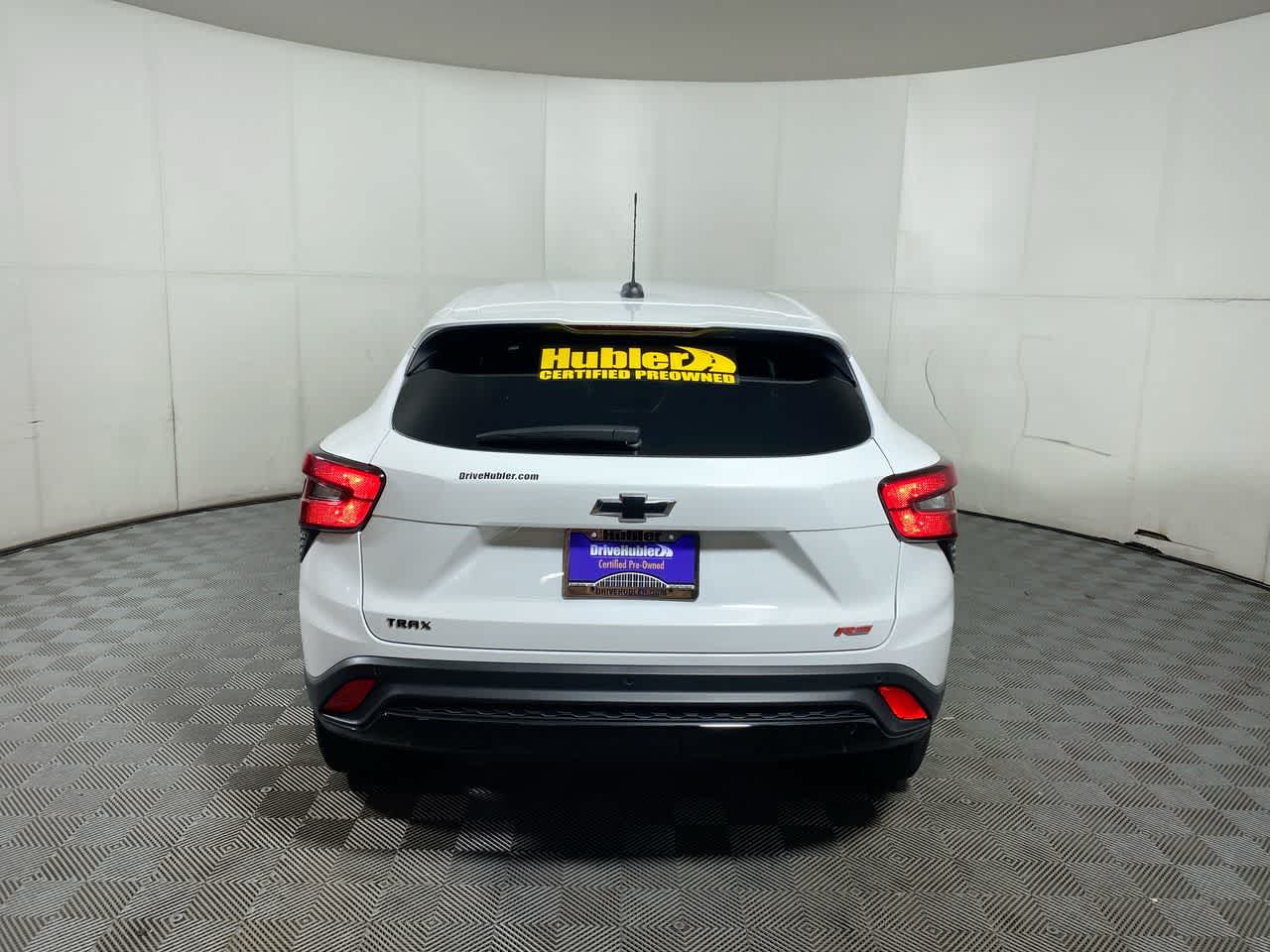 2025 Chevrolet Trax photo 2