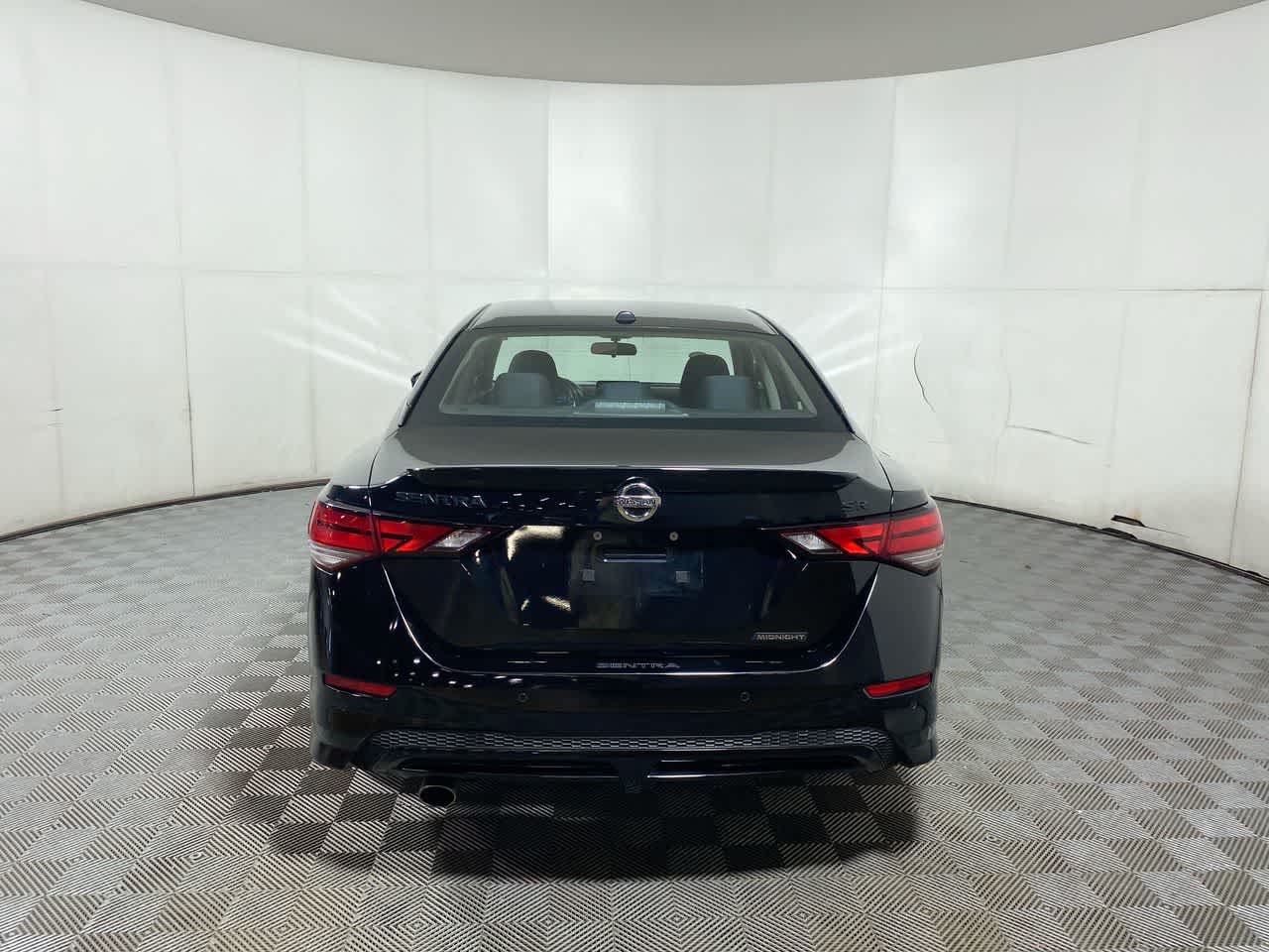 2022 Nissan Sentra SR photo 2