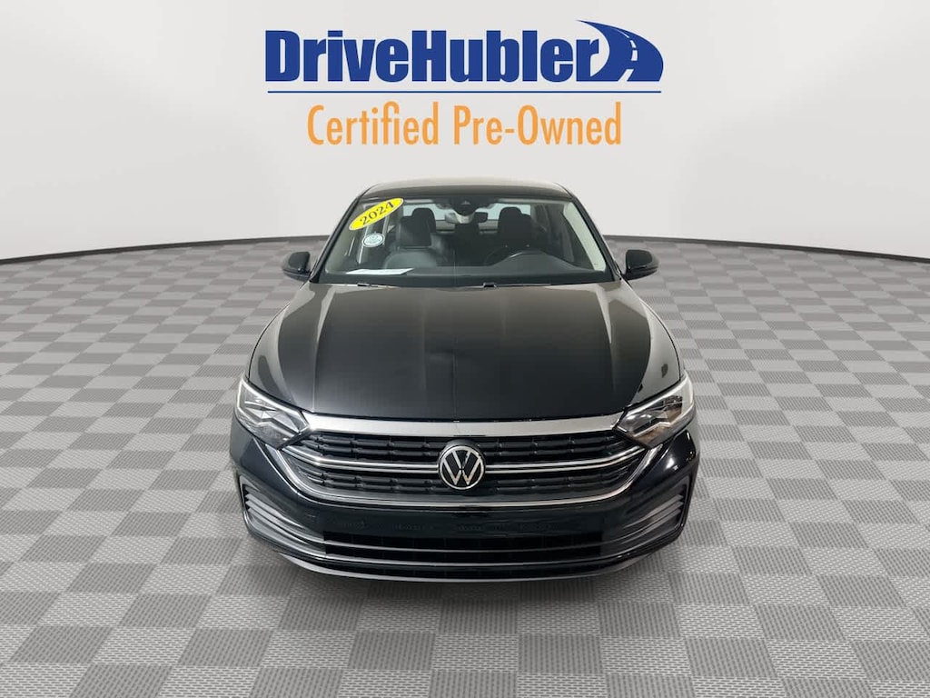 Used 2024 Volkswagen Jetta SE Sedan