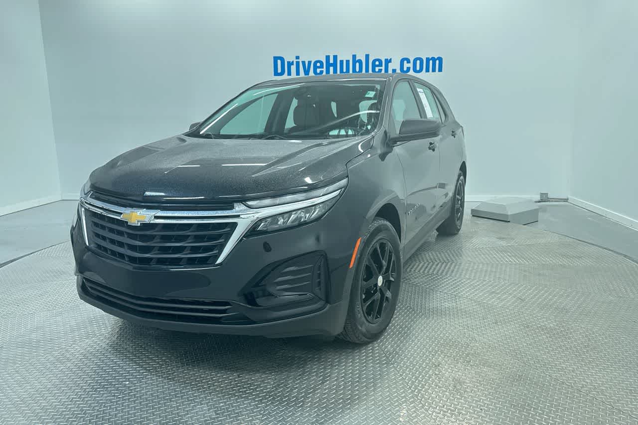 2023 Chevrolet Equinox LS photo 2