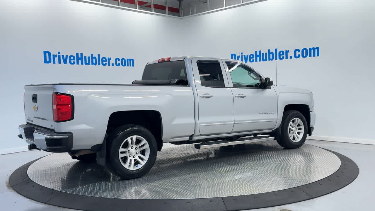 2018 Chevrolet Silverado 1500 LT photo 2