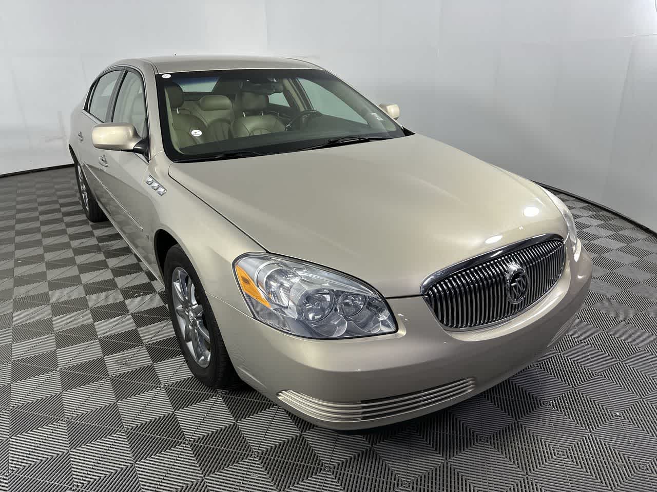 Used 2007 Buick Lucerne CXL with VIN 1G4HD572X7U124464 for sale in Franklin, IN