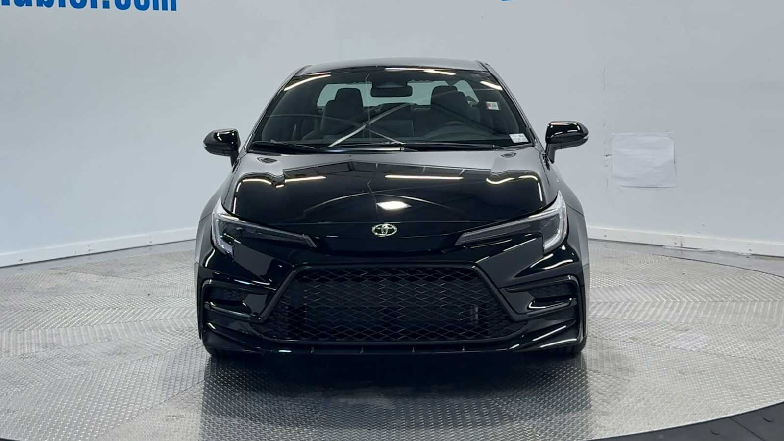 2025 Toyota Corolla SE photo 2