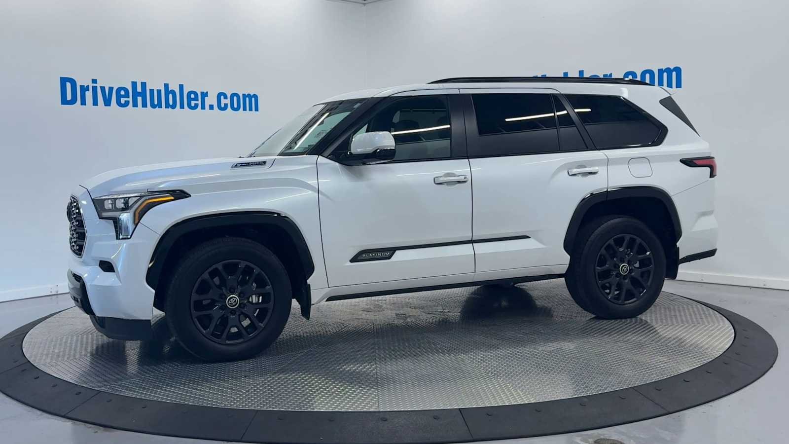 2024 Toyota Sequoia Platinum photo 3