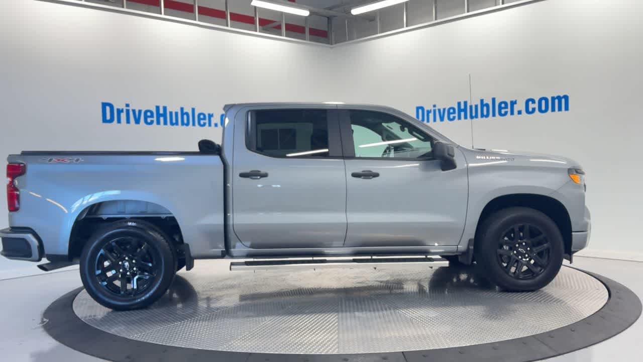 2025 Chevrolet Silverado 1500 Custom photo 2