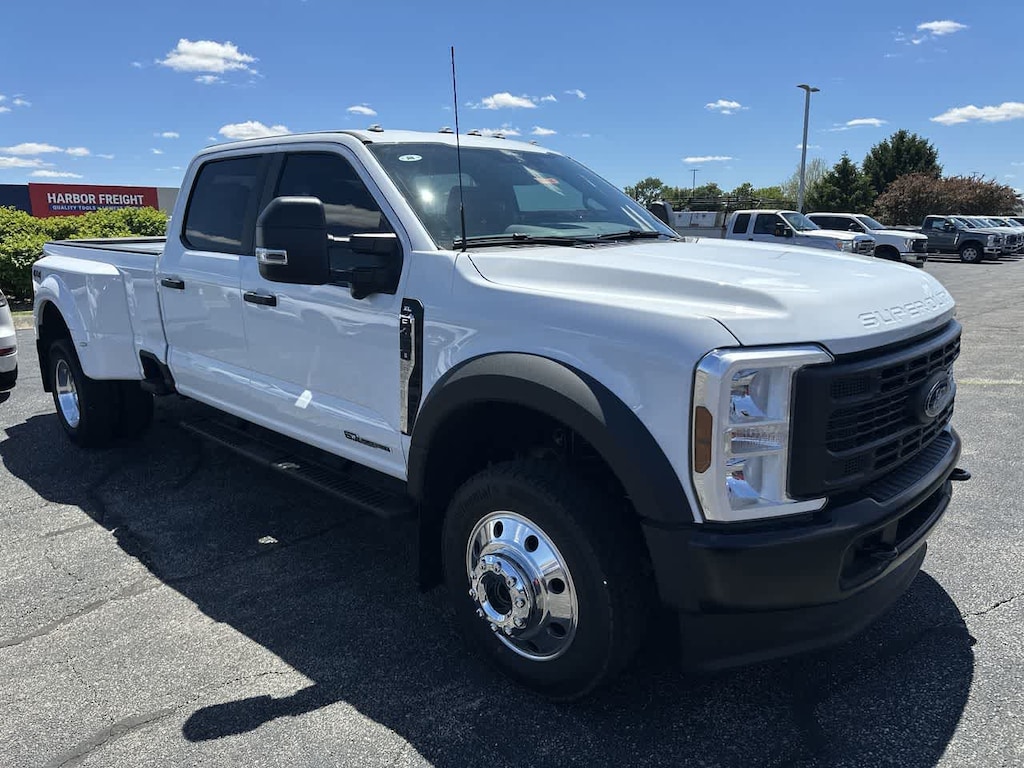 New 2026 Ford Super Duty F-450 DRW XL 4WD Crew Cab 8 Box Truck