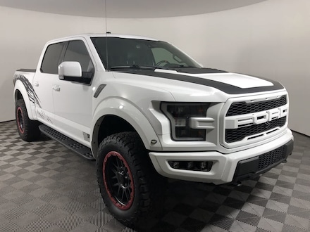 2017 Ford F-150 Raptor 4WD Supercrew 5.5 Box Truck SuperCrew Cab