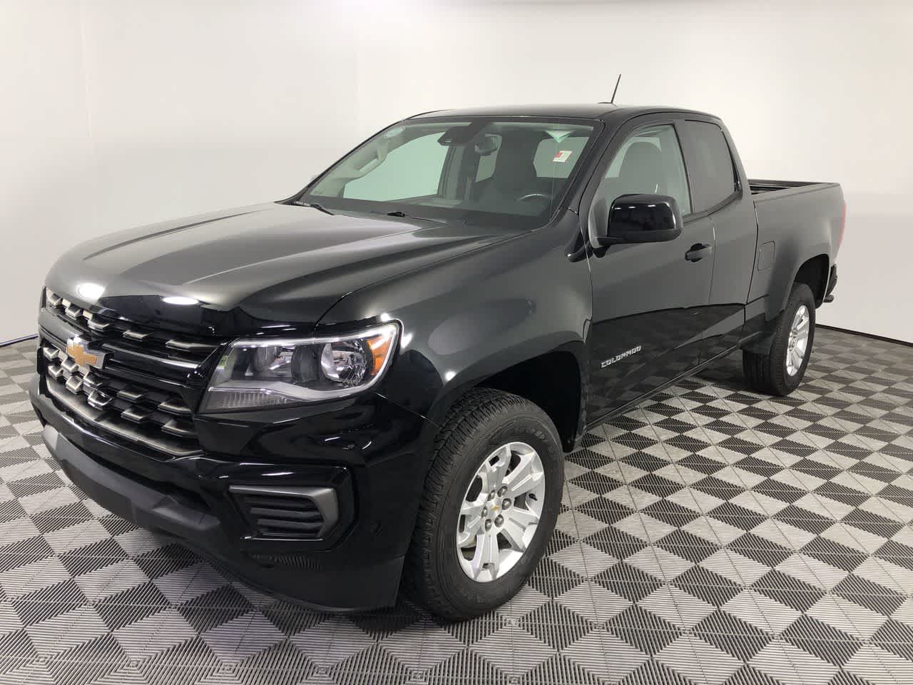 2022 Chevrolet Colorado LT photo 3