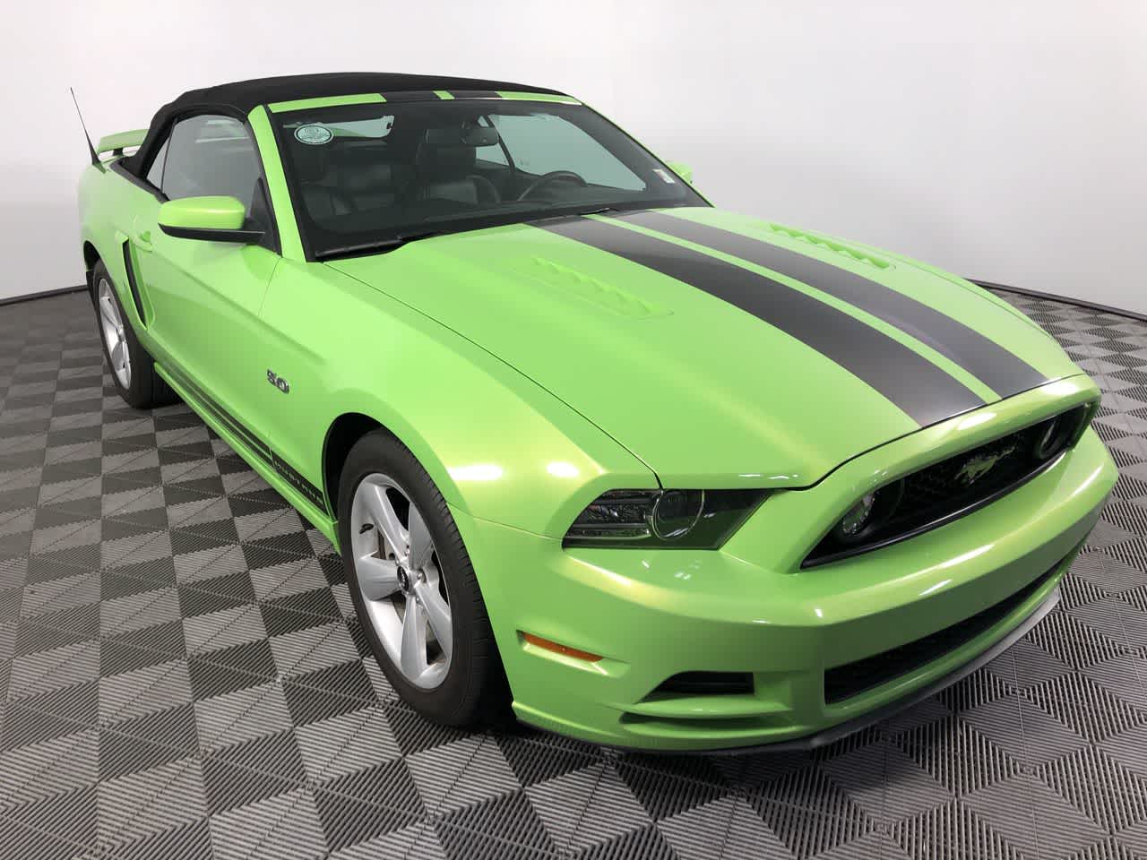 2013 Ford Mustang GT Premium Convertible photo 2