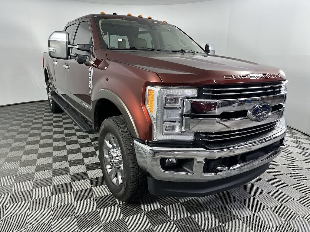 Used 2017 Ford Super Duty F-350 SRW Lariat 4WD Crew Cab 6.75 Box Truck Crew Cab