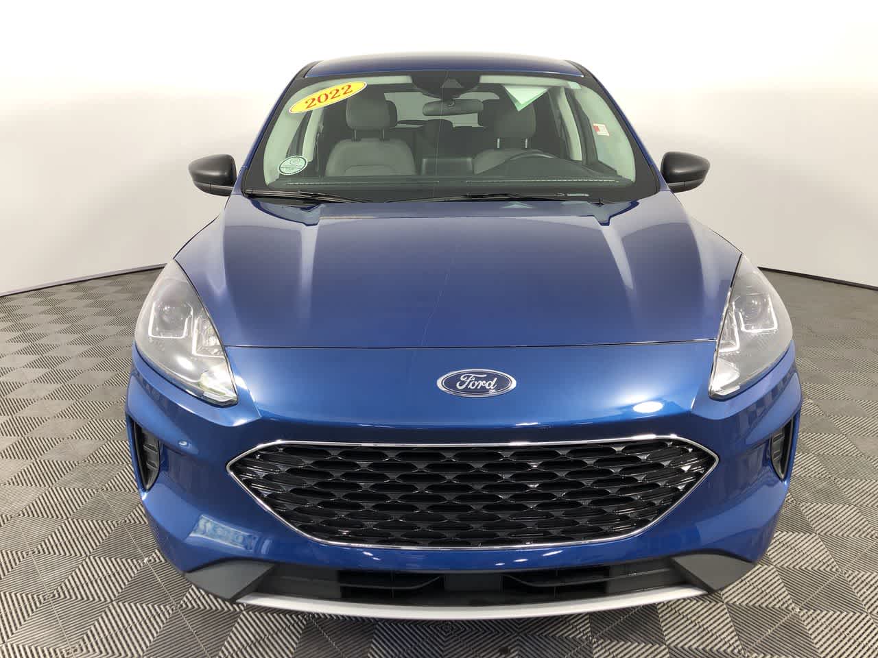 2022 Ford Escape SE photo 2
