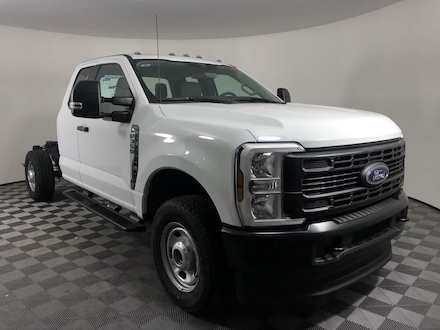 2024 Ford Super Duty F-350 SRW XL 4WD Supercab 168 WB 60 CA Truck
