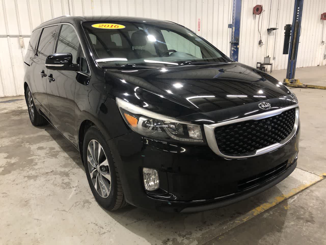 Used 2016 Kia Sedona SX with VIN KNDMC5C14G6107585 for sale in Shelbyville, IN