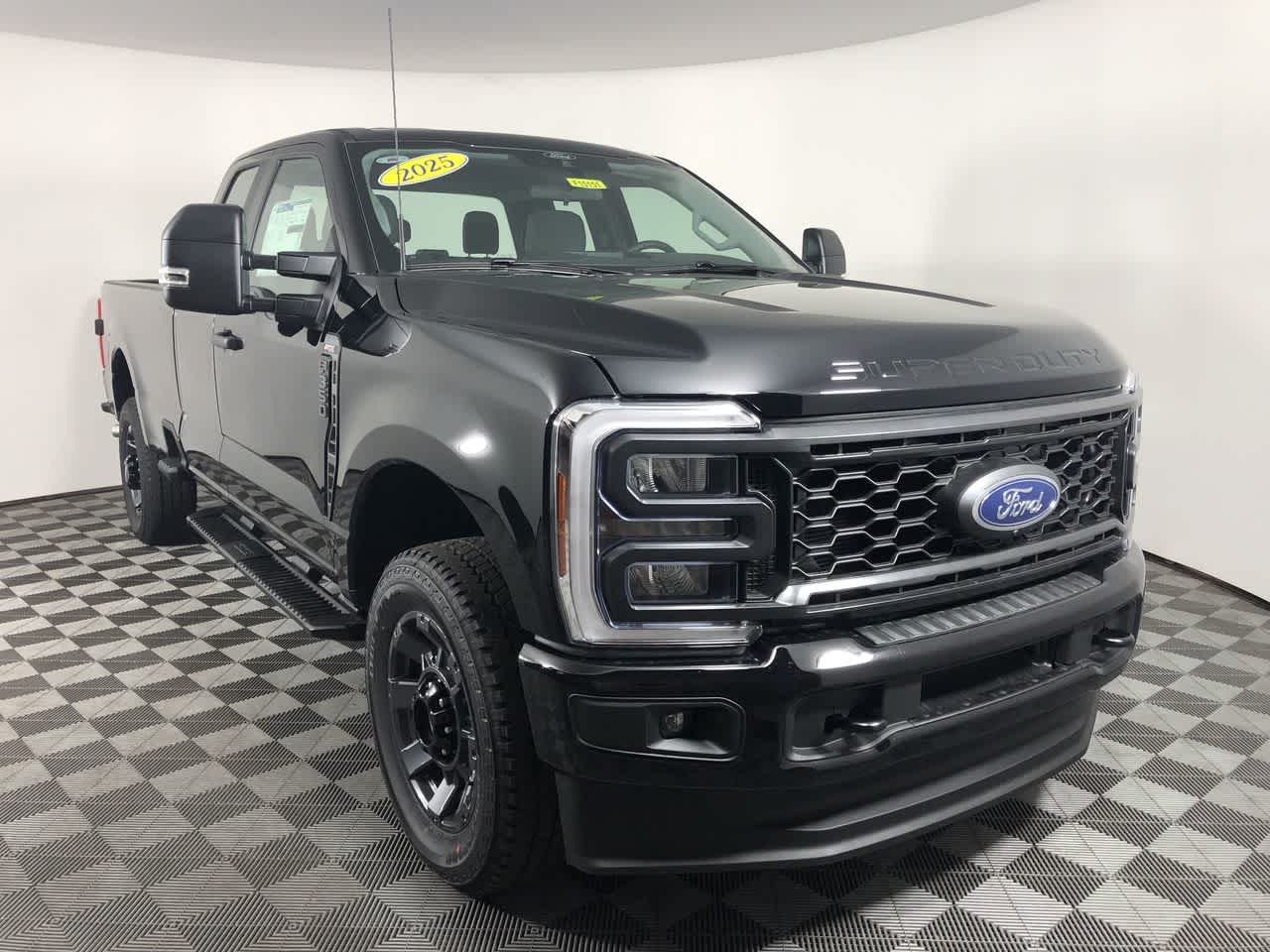 2025 Ford F-350 Super Duty XL's photo