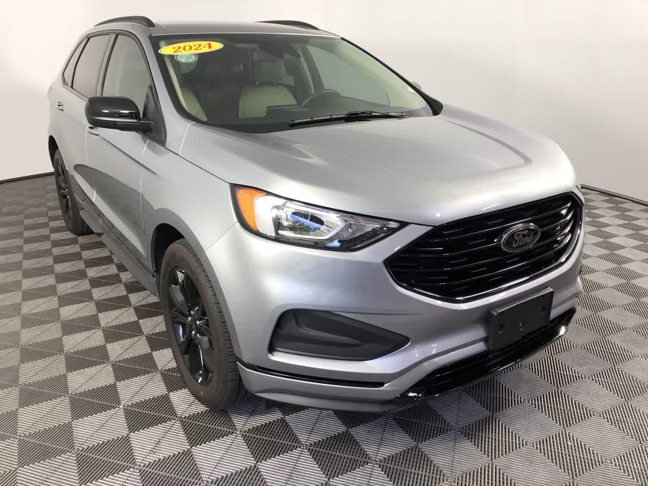 2024 Ford Edge SE photo 2