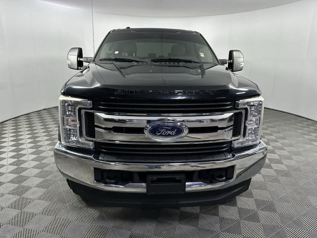 Used 2017 Ford Super Duty F-250 Pickup XLT 4WD Crew Cab 8 Box Truck Crew Cab