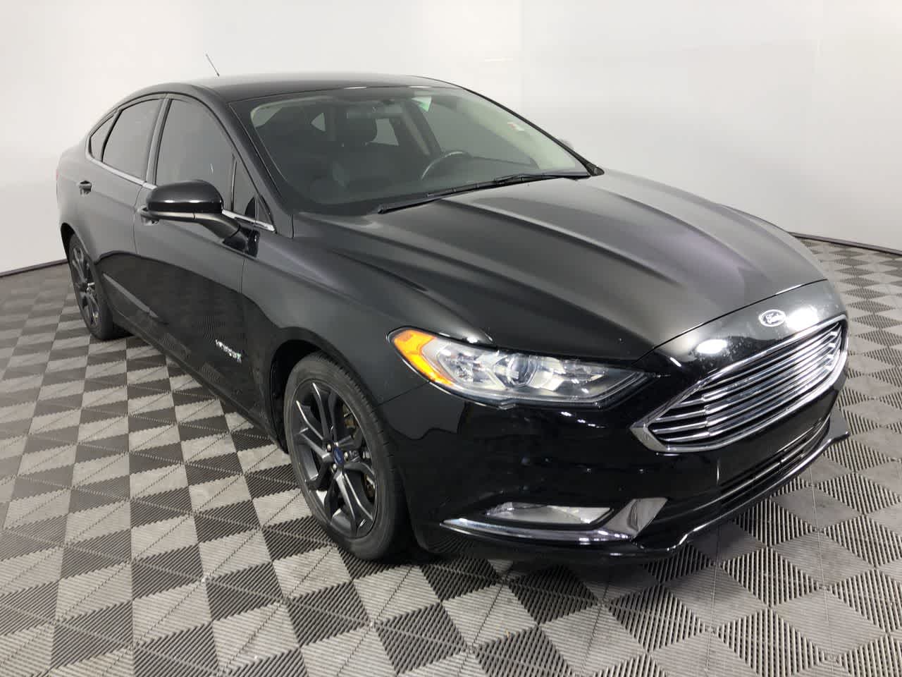 Used 2018 Ford Fusion Hybrid SE with VIN 3FA6P0LU6JR120204 for sale in Shelbyville, IN