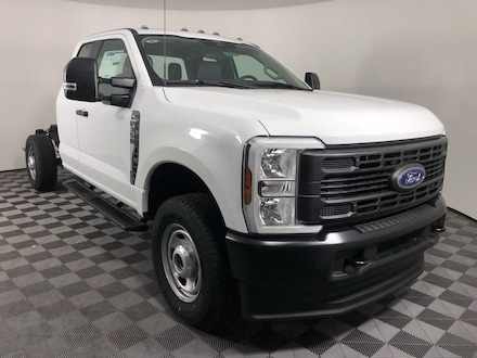 2024 Ford Super Duty F-350 SRW Chassis Cab XL 4WD Supercab 168 WB 60 CA Truck