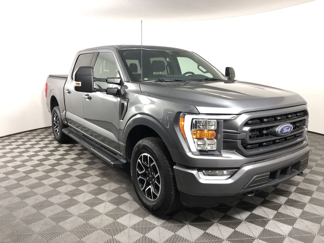 2022 Ford F-150 XLT photo 2