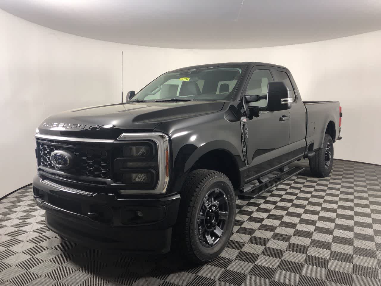 2025 Ford F-350 XL photo 4