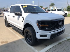 2025 Ford F-150 STX 4WD Supercrew 5.5 Box Truck