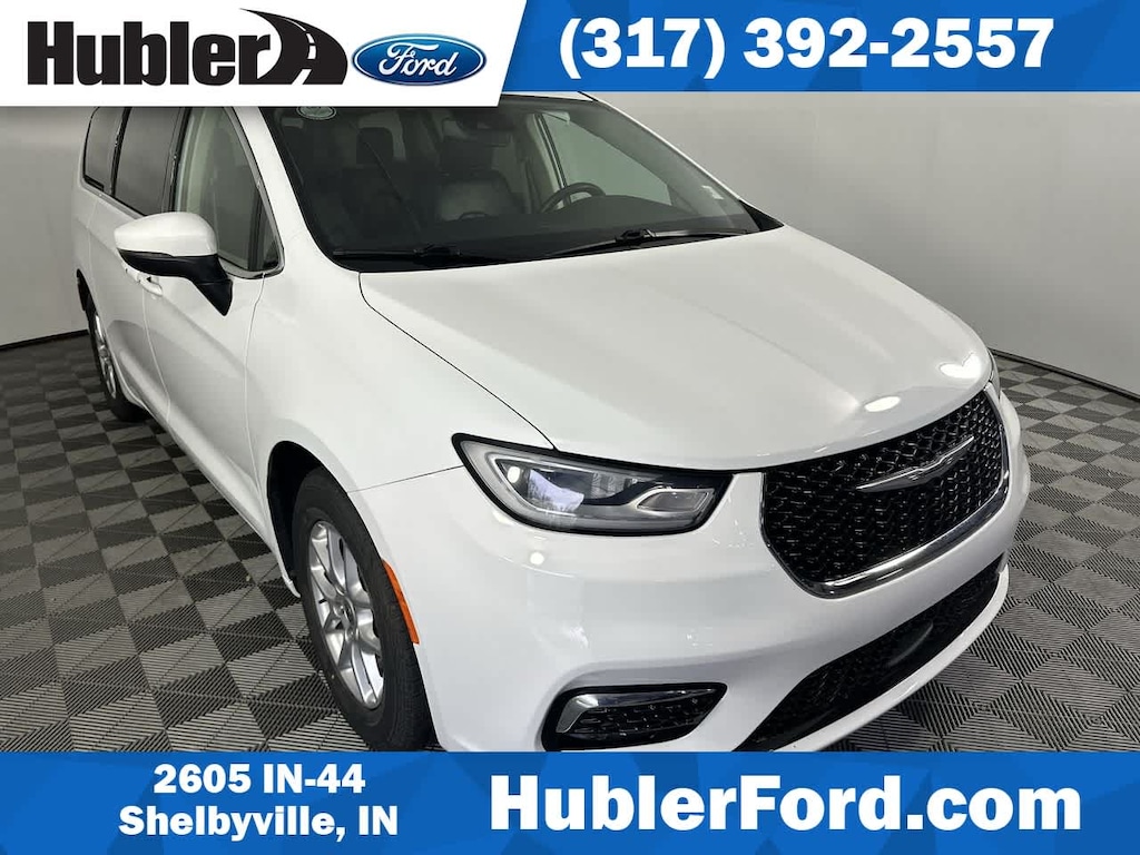 Used 2023 Chrysler Pacifica Touring L Van Passenger Van