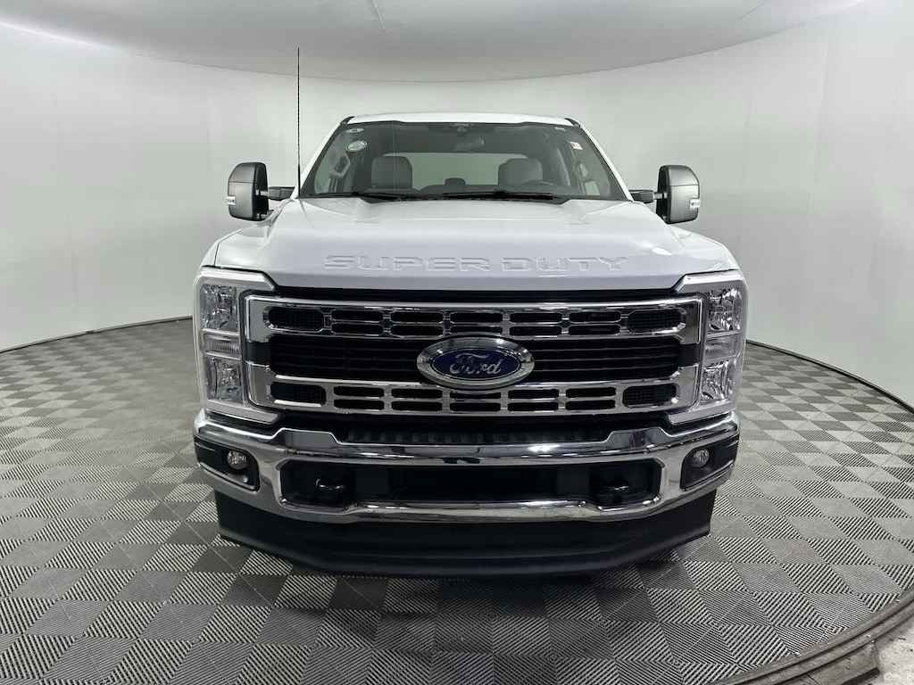 Used 2025 Ford Super Duty F-250 Pickup XLT 4WD Crew Cab 6.75 Box Truck Crew Cab