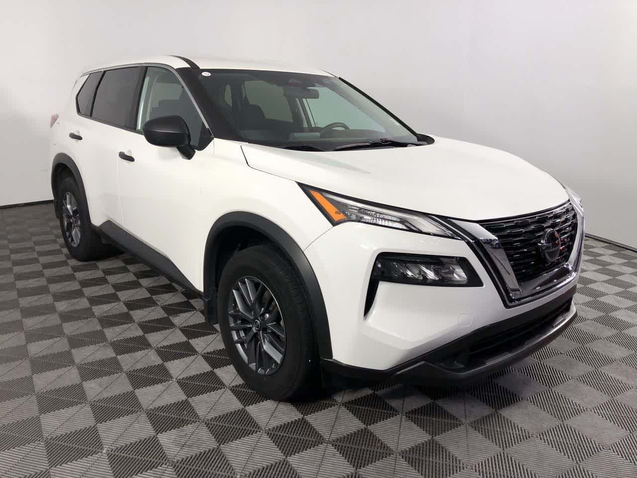 Used 2021 Nissan Rogue S with VIN 5N1AT3AA1MC687347 for sale in Shelbyville, IN