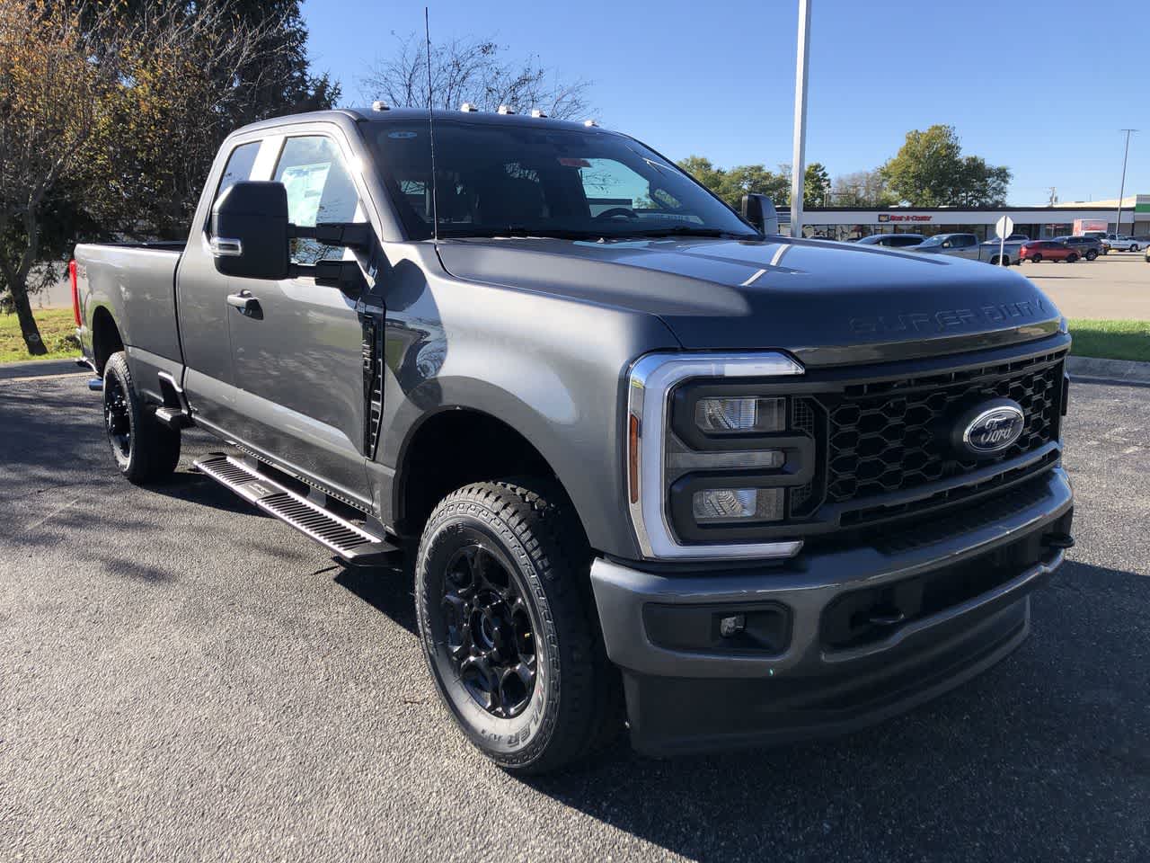 2026 Ford F-350 Super Duty XL's photo