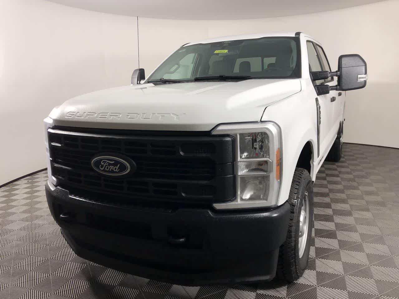 2025 Ford F-350 XL photo 3