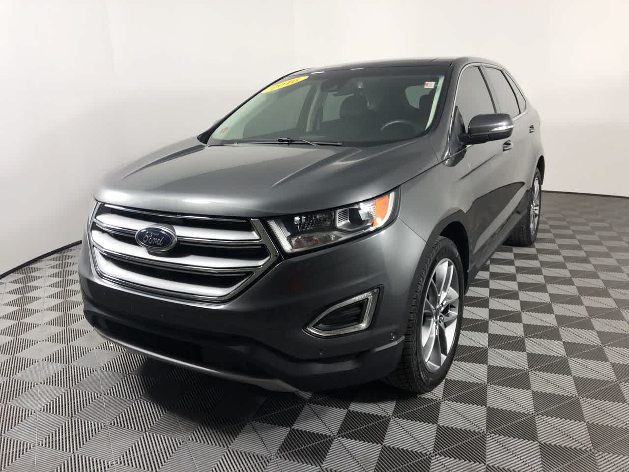 2016 Ford Edge Titanium photo 4