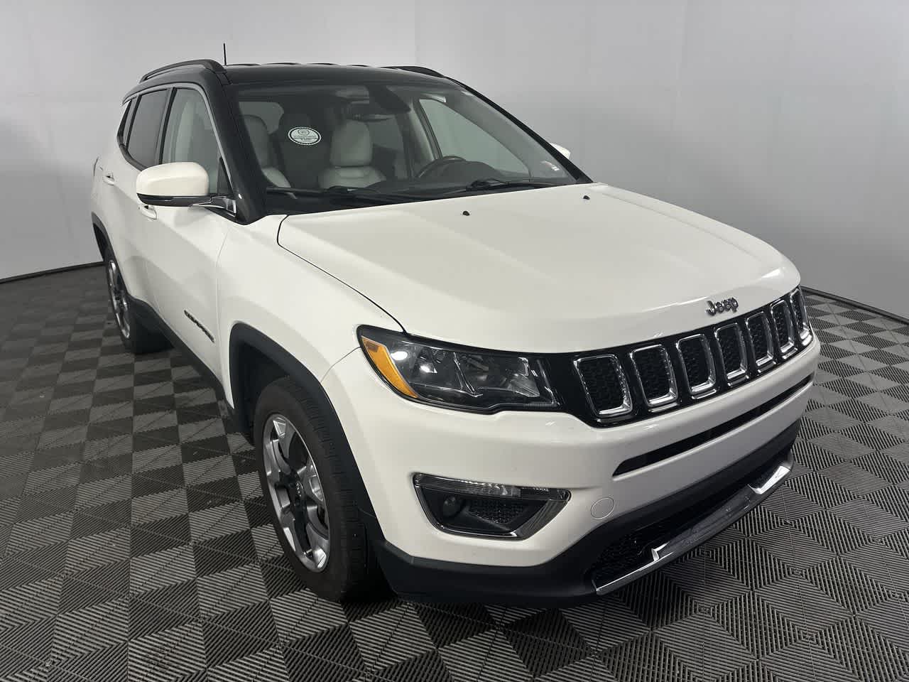 Used 2019 Jeep Compass Limited with VIN 3C4NJDCB6KT647760 for sale in Shelbyville, IN
