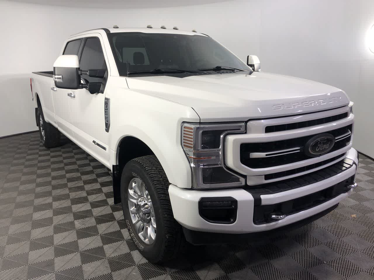 2020 Ford F-350 Super Duty Limited's photo