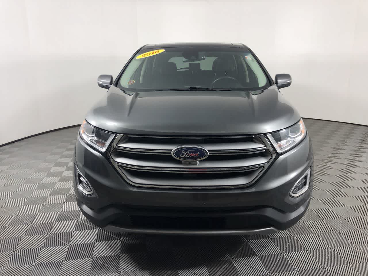 2016 Ford Edge Titanium photo 3