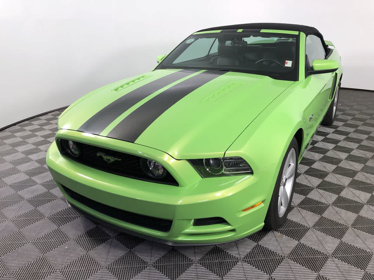 2013 Ford Mustang GT Premium Convertible photo 4