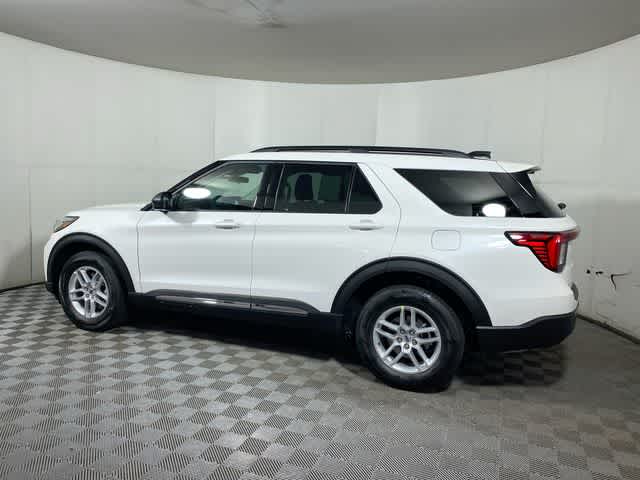 2025 Ford Explorer photo 3