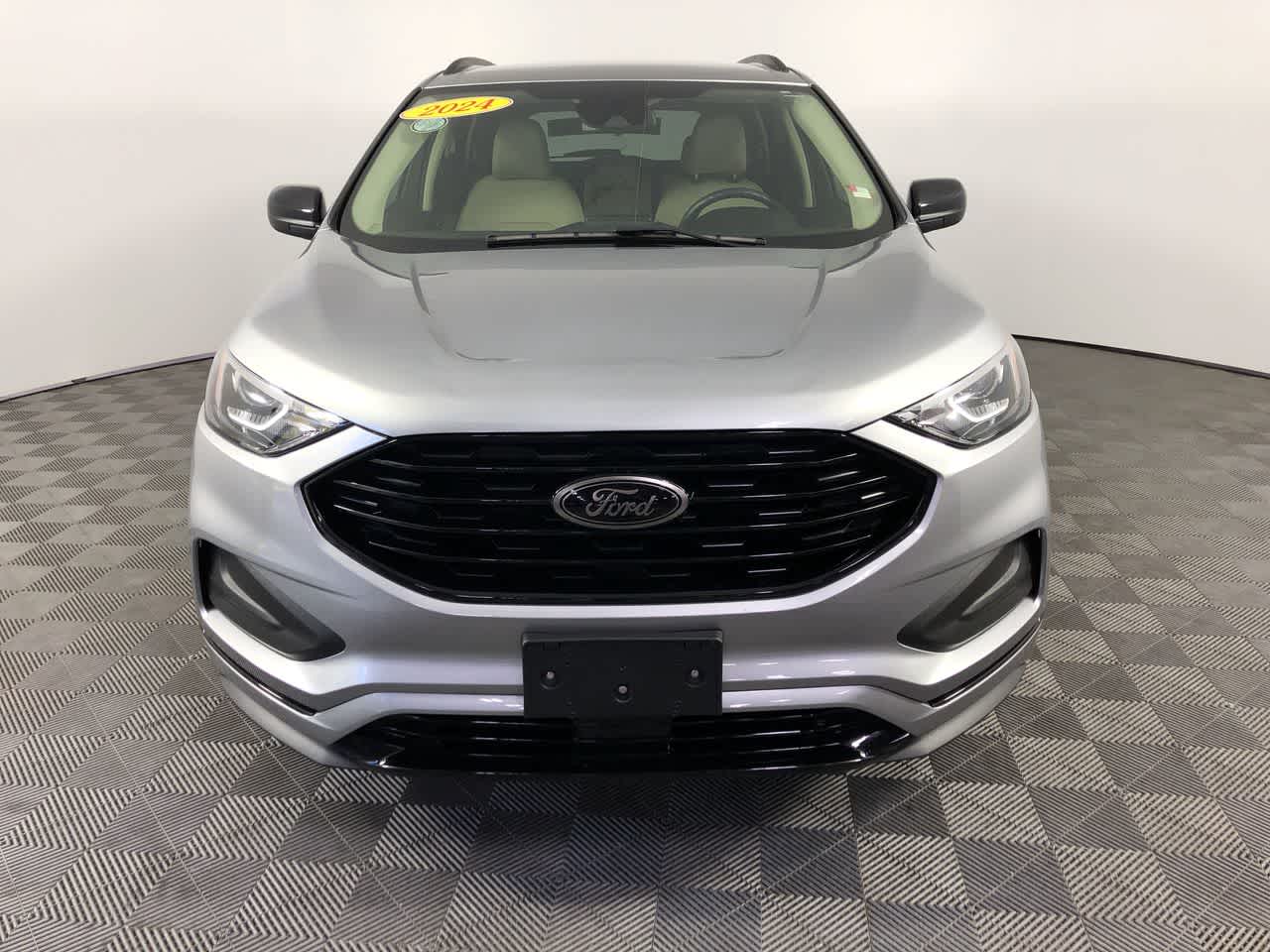 2024 Ford Edge SE photo 3