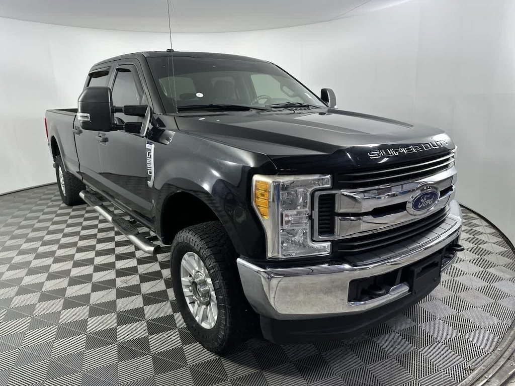 Used 2017 Ford Super Duty F-250 Pickup XLT 4WD Crew Cab 8 Box Truck Crew Cab