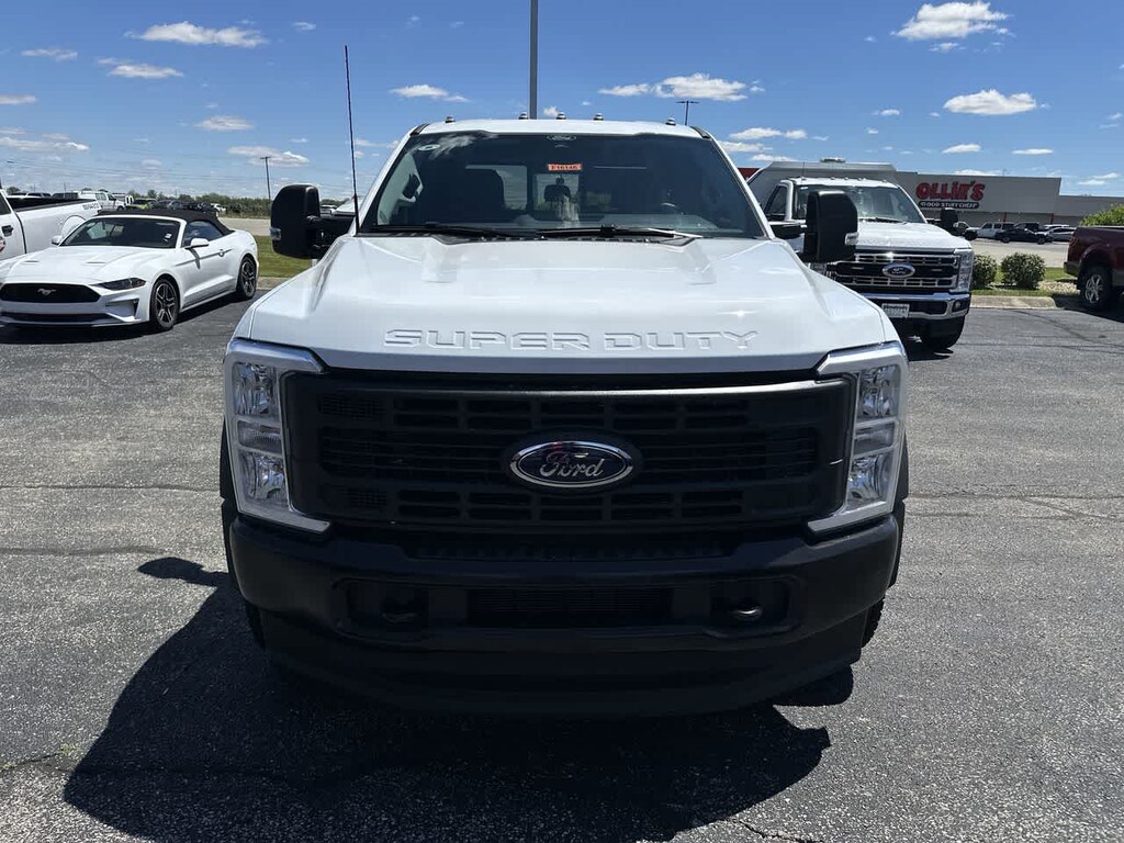 New 2026 Ford Super Duty F-450 DRW XL 4WD Crew Cab 8 Box Truck