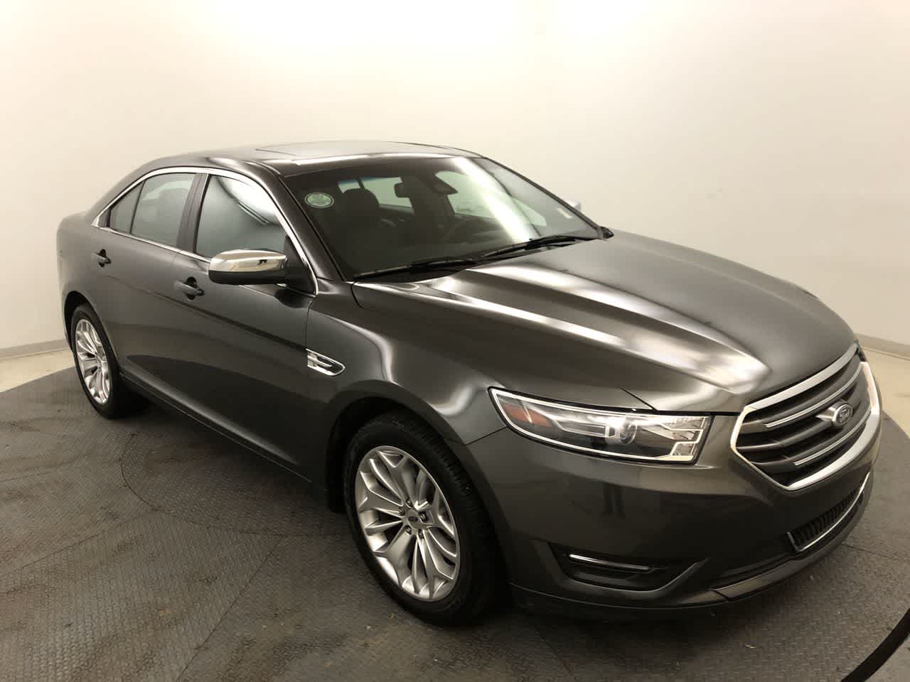 2019 Ford Taurus Limited's photo